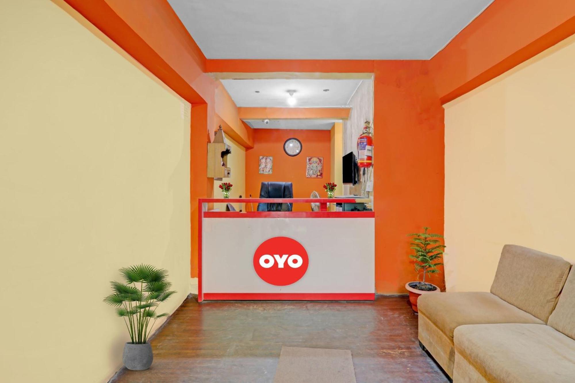 Hotel O J.D Palace Chinhat Екстер'єр фото