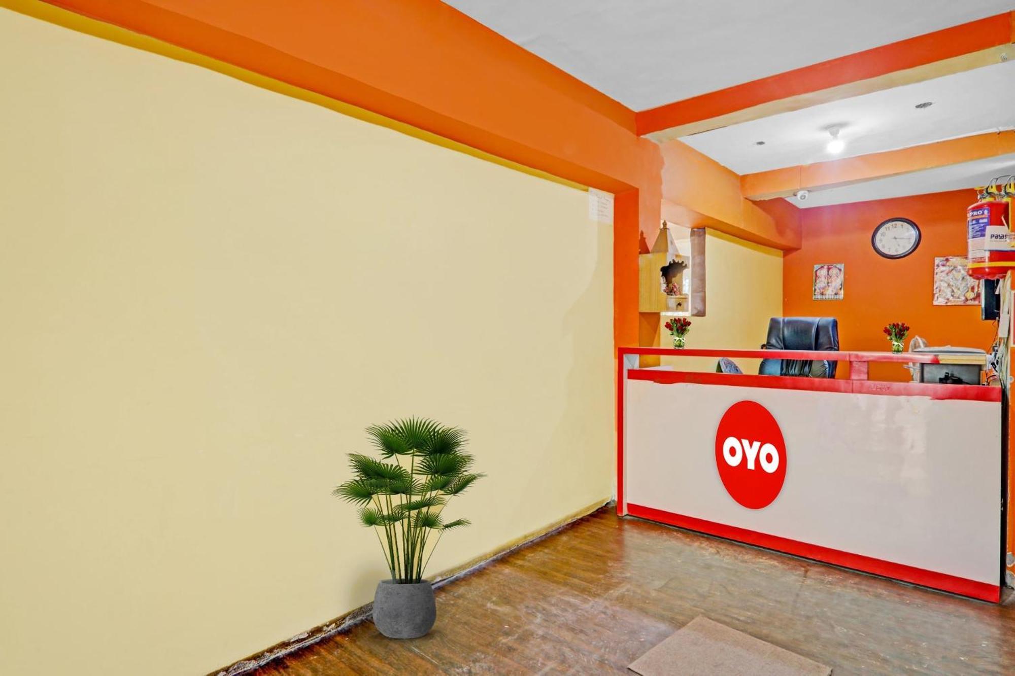 Hotel O J.D Palace Chinhat Екстер'єр фото